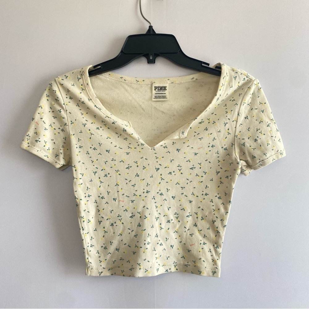 PINK Victoria's Secret Yellow Cream‎ Crop T-Shirt Fitted